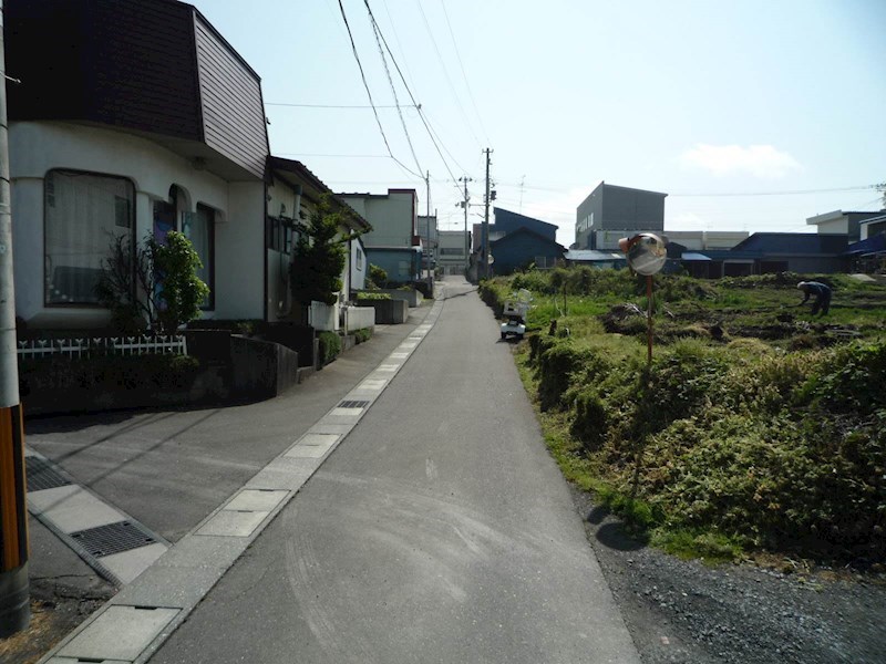 2010　八戸市大字市川町字桔梗野　土地 現地写真（前面道路含む現地写真）
