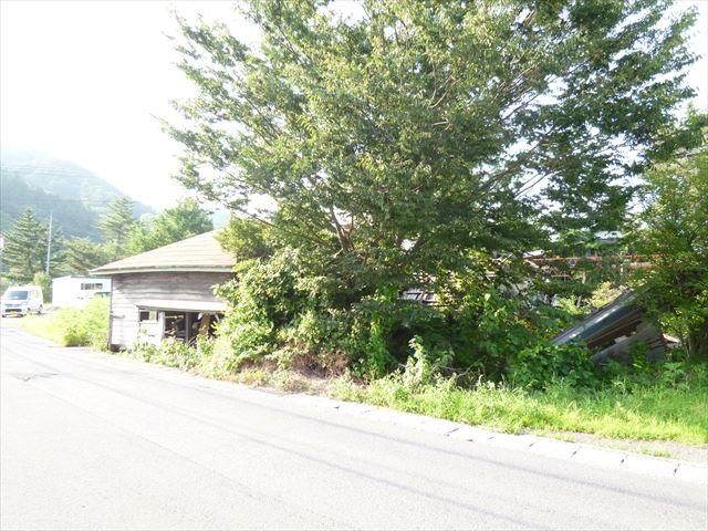 2101　青森県三戸郡南部町大字高瀬字上川原　土地 現地写真（前面道路含む現地写真）