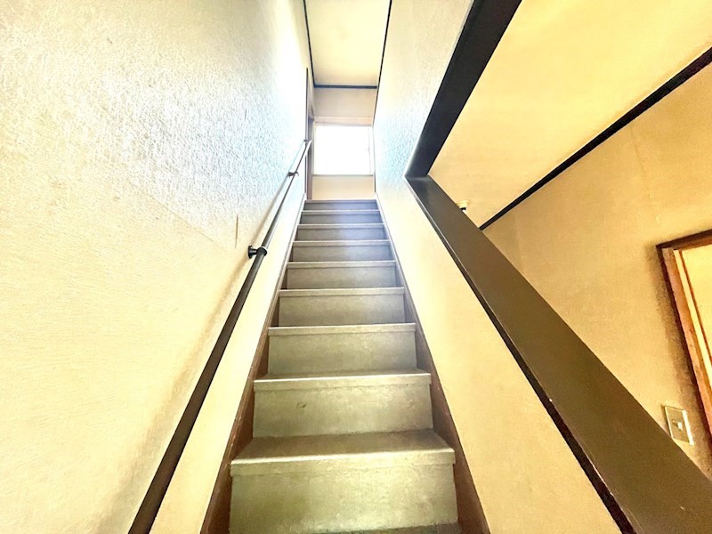 5464　八戸市類家5丁目　中古住宅※ただ今商談中です 階段