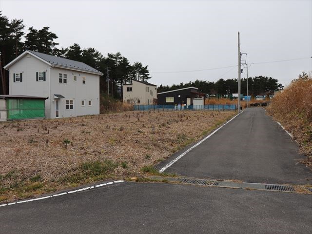 2286　階上町大字道仏字町道端　土地 現地写真（前面道路含む現地写真）