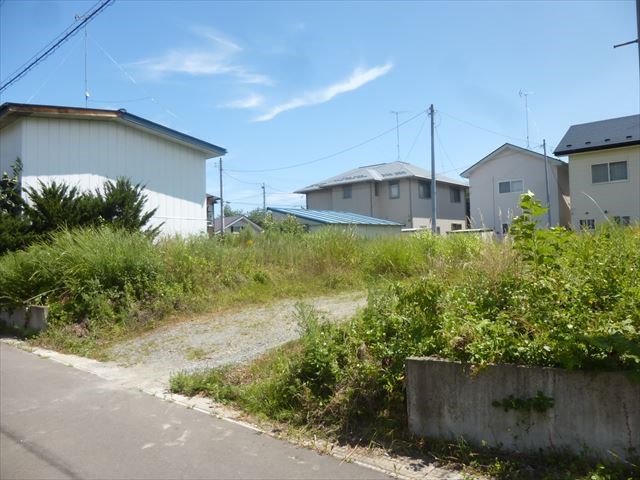 2307　八戸市大字大久保字上面　土地 現地写真（前面道路含む現地写真）