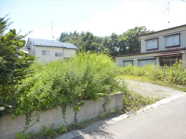 2307　八戸市大字大久保字上面　土地 現地写真（前面道路含む現地写真）