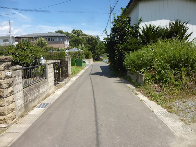 2307　八戸市大字大久保字上面　土地 現地写真（前面道路含む現地写真）