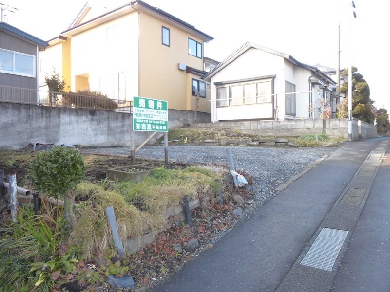 2364　八戸市大字市川町字桔梗野　土地 現地写真（前面道路含む現地写真）