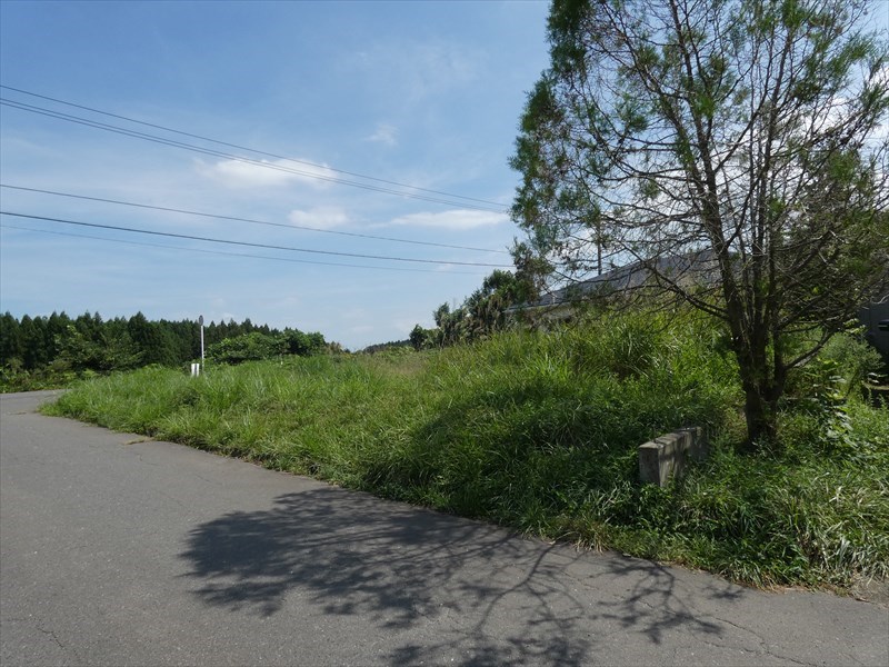 2445　上北郡六戸町大字折茂字今熊　土地 現地写真（前面道路含む現地写真）