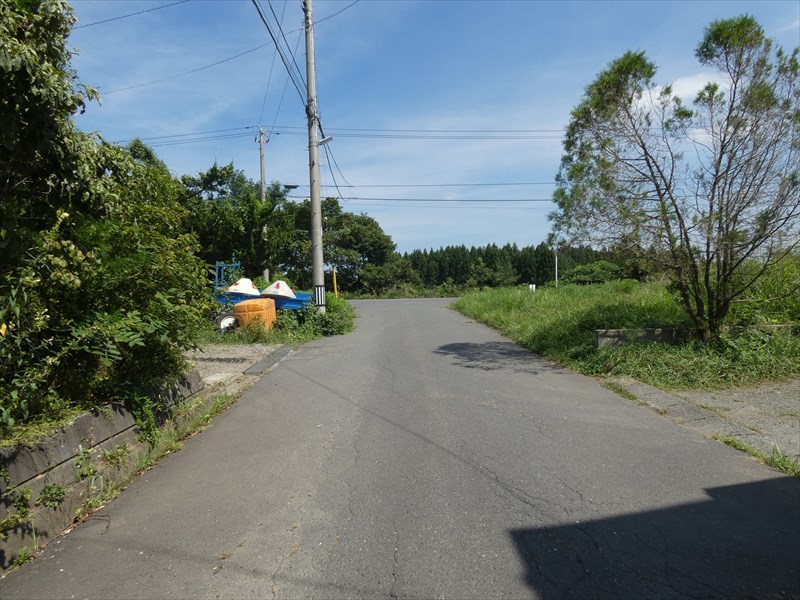 2445　上北郡六戸町大字折茂字今熊　土地 現地写真（前面道路含む現地写真）
