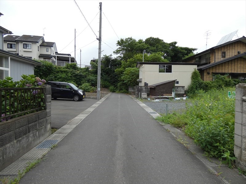 2535　八戸市大字大久保字上面　土地 現地写真（前面道路含む現地写真）