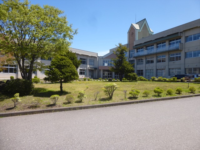 2181　青森県八戸市大字大久保字上面　土地 八戸市立東中学校