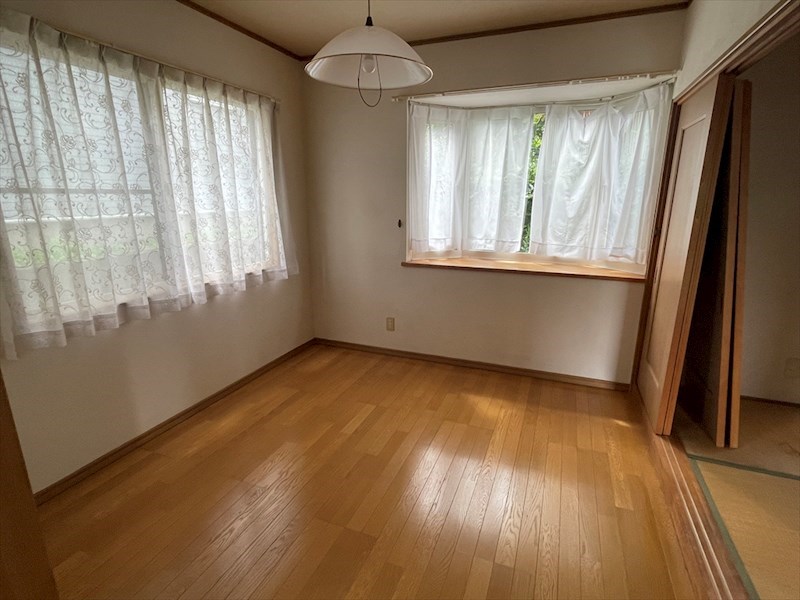 5463　八戸市大字鮫町字ハン木沢　中古住宅※ただいま商談中です 内観写真（リビング）