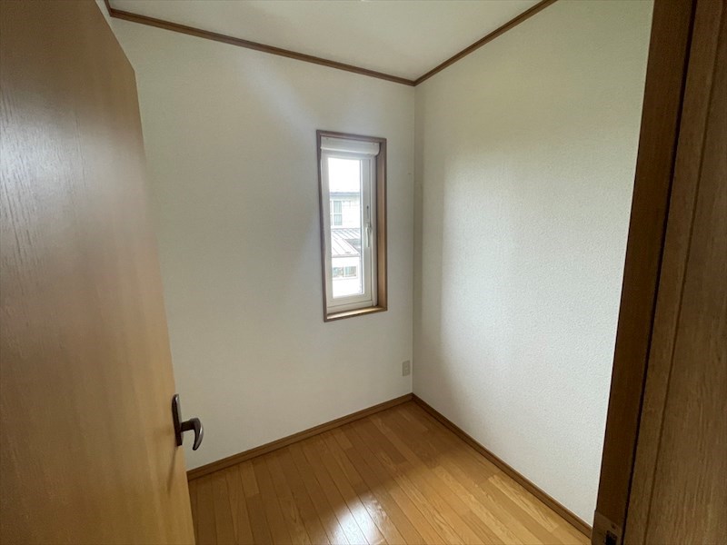 5463　八戸市大字鮫町字ハン木沢　中古住宅※ただいま商談中です 納戸