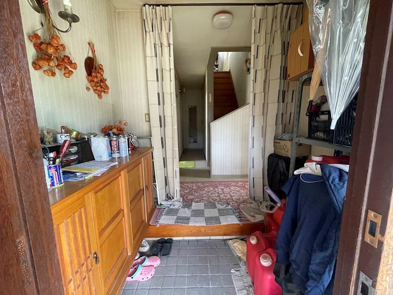 5471　上北郡六戸町小松ヶ丘4丁目　中古住宅※ただ今商談中です 現地写真（玄関）