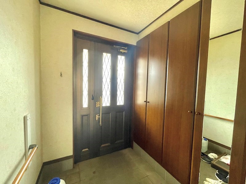 5476　十和田市東二十四番町　中古住宅※ただいま商談中です 現地写真（玄関）