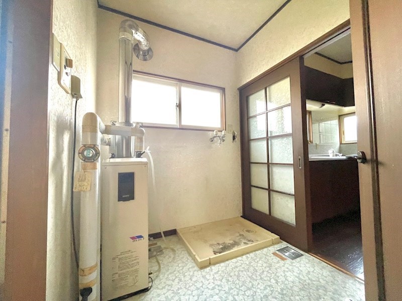 5476　十和田市東二十四番町　中古住宅※ただいま商談中です 脱衣室