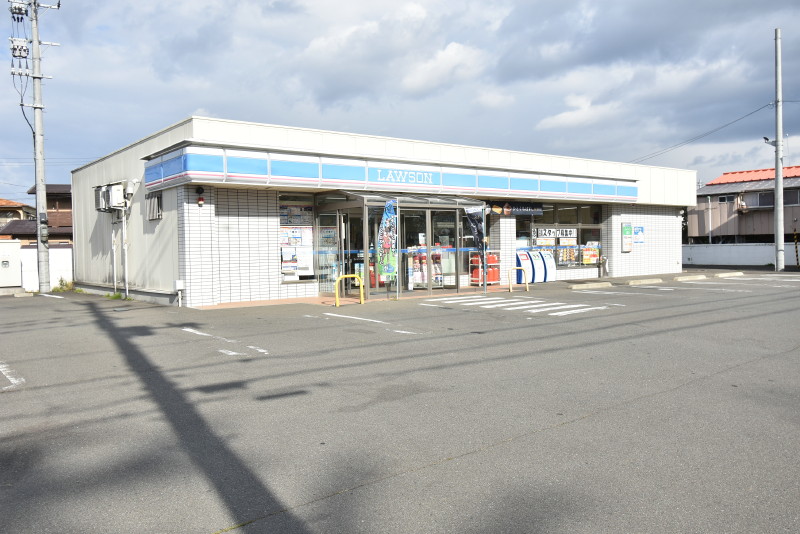 キャビンヒルズ ﾛｰｿﾝ 八戸桔梗野店