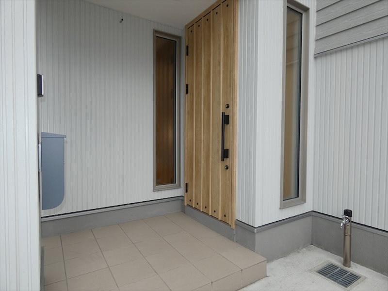 5496　三沢市下久保二丁目DC・B棟※ただ今商談中です 現地写真（玄関）