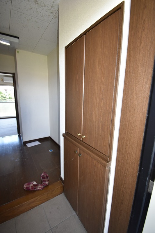 青森県八戸市市川町桔梗野 玄関