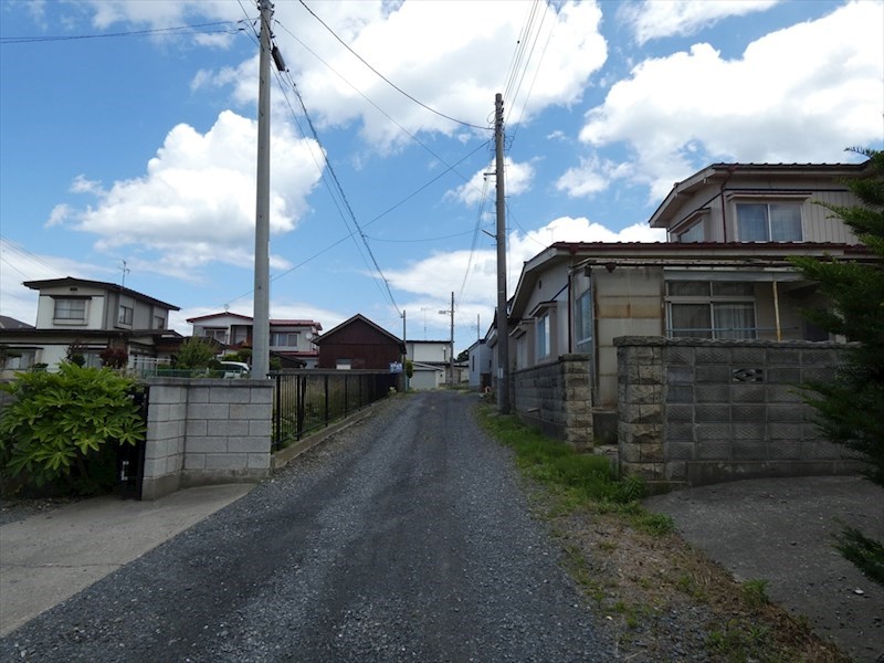 2515　八戸市大字鮫町字上盲久保　土地 現地写真（前面道路含む現地写真）