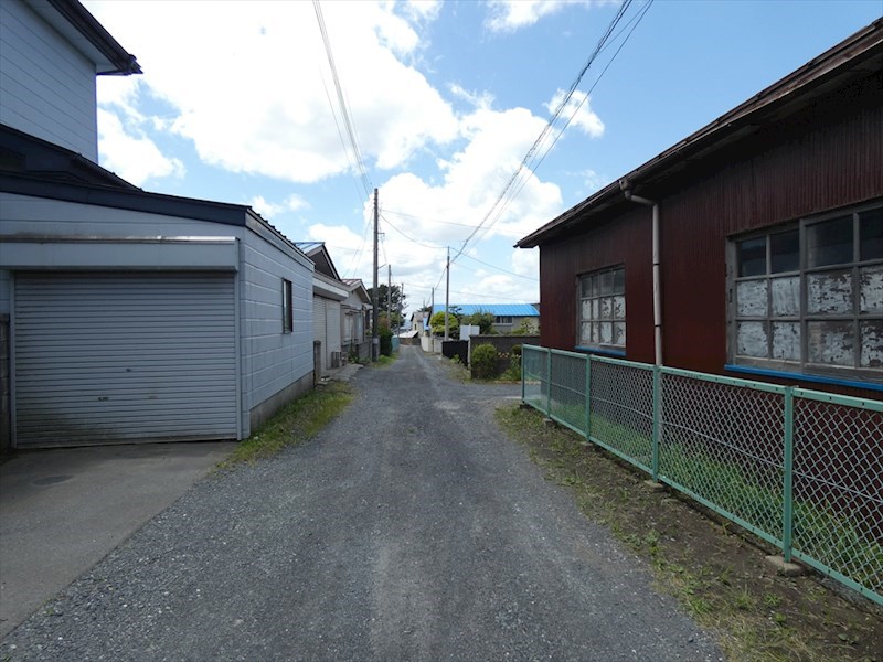 2515　八戸市大字鮫町字上盲久保　土地 現地写真（前面道路含む現地写真）