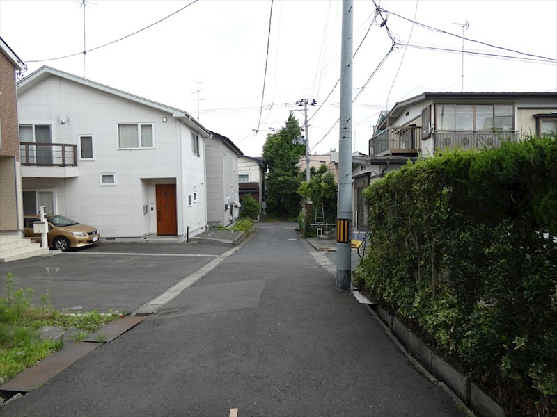 2522　八戸市根城1丁目　土地 現地写真（前面道路含む現地写真）