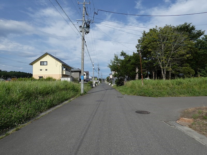 2533　上北郡おいらせ町洋光台3丁目　土地 現地写真（前面道路含む現地写真）