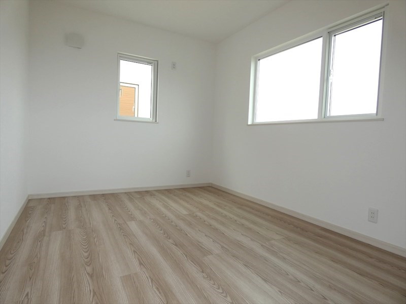 5401　サンガーデン長苗代No.9　建売住宅 内観写真（リビング以外の居室）