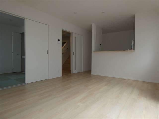 5450　クレイドルガーデン三沢市松園町第5　新築分譲住宅　1号棟※ただ今商談中です 内観写真（リビング）