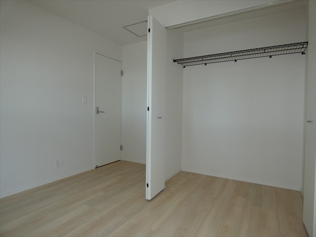 5450　クレイドルガーデン三沢市松園町第5　新築分譲住宅　1号棟※ただ今商談中です 洋室6帖（西側）