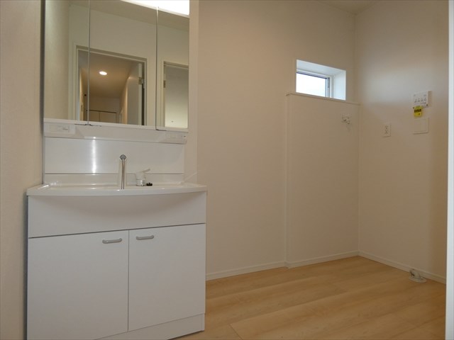 5451　クレイドルガーデン三沢市松園町第5　新築分譲住宅　2号棟 内観写真（洗面台・洗面所）