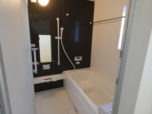 5455　クレイドルガーデン三沢市松園町第5　新築分譲住宅　6号棟※ただ今商談中です 内観写真（浴室）