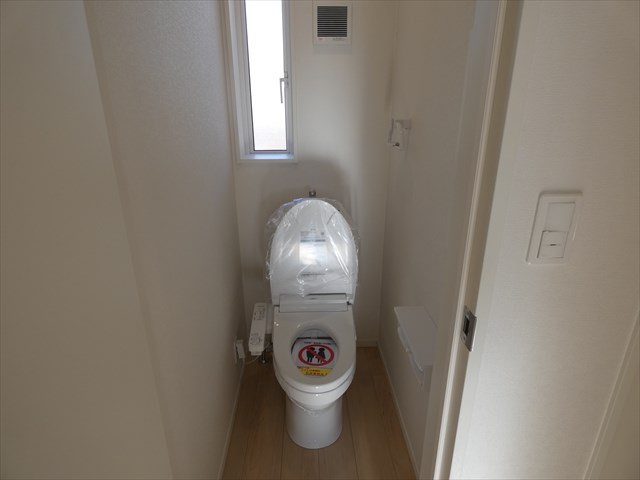 5455　クレイドルガーデン三沢市松園町第5　新築分譲住宅　6号棟※ただ今商談中です 内観写真（トイレ）