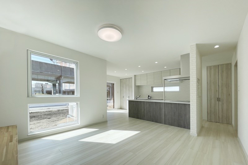 5503　八戸市城下一丁目・A棟　新築建売住宅 内観写真（リビング）
