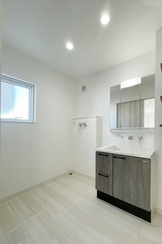 5503　八戸市城下一丁目・A棟　新築建売住宅 内観写真（洗面台・洗面所）