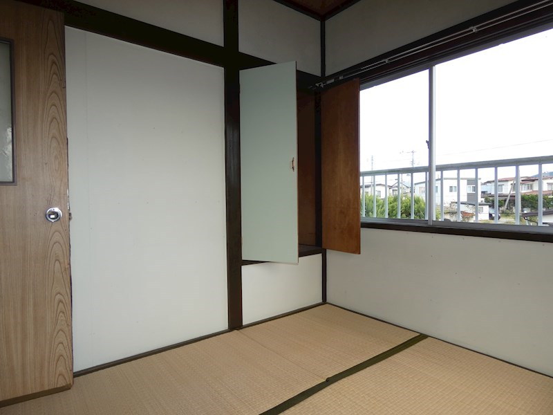 1213　八戸市大字妙字水上　中古住宅 和室：4.5帖③