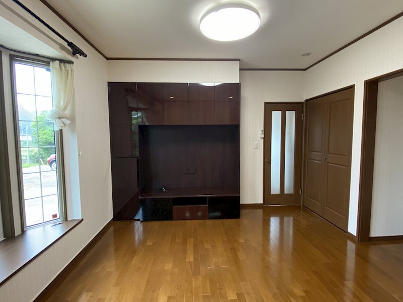 1477　三戸郡階上町大字道仏字下桑木　中古住宅 内観写真（リビング）