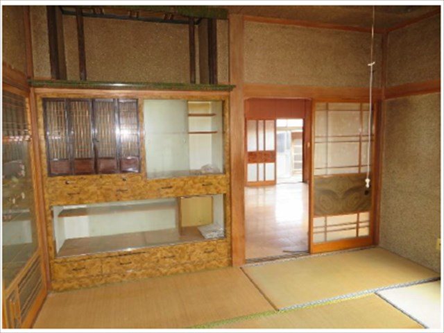 1777　三戸郡南部町大字杉沢字西小橋　中古住宅 内観写真（リビング以外の居室）