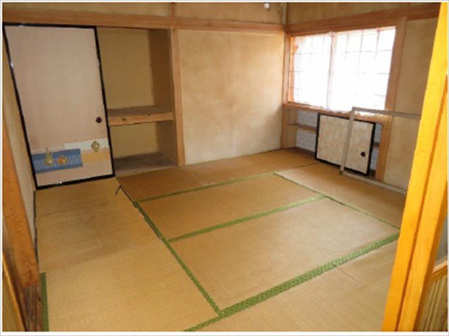 1777　三戸郡南部町大字杉沢字西小橋　中古住宅 内観写真（リビング以外の居室）