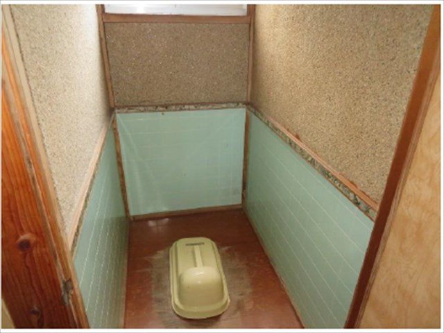 1777　三戸郡南部町大字杉沢字西小橋　中古住宅 内観写真（トイレ）