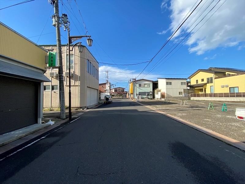 2374　上北郡おいらせ町上明堂　土地 現地写真（前面道路含む現地写真）