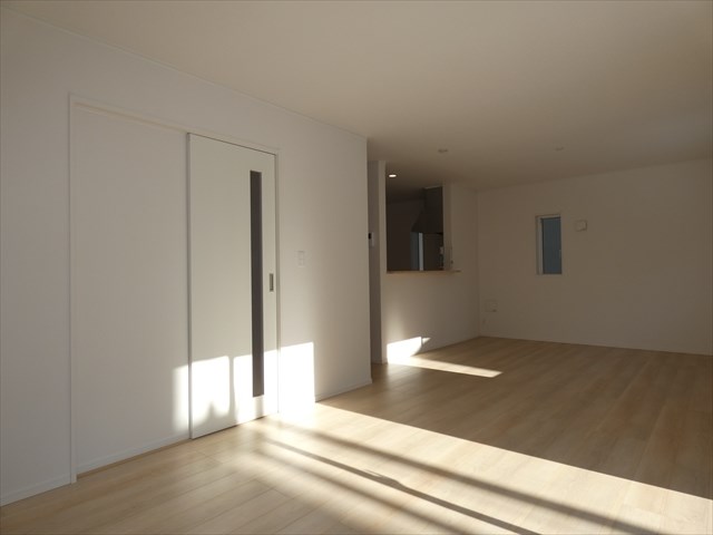 5453　クレイドルガーデン三沢市松園町第5　新築分譲住宅　4号棟※ただ今商談中です 内観写真（リビング）
