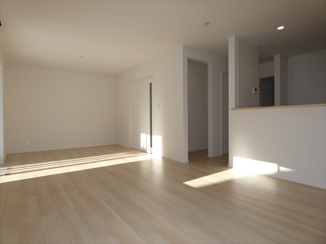 5453　クレイドルガーデン三沢市松園町第5　新築分譲住宅　4号棟※ただ今商談中です 内観写真（リビング）