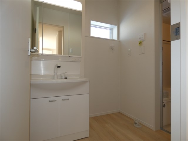 5453　クレイドルガーデン三沢市松園町第5　新築分譲住宅　4号棟※ただ今商談中です 内観写真（洗面台・洗面所）