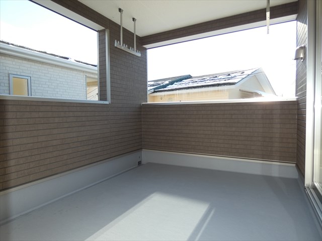 5453　クレイドルガーデン三沢市松園町第5　新築分譲住宅　4号棟※ただ今商談中です 現地写真（バルコニー）