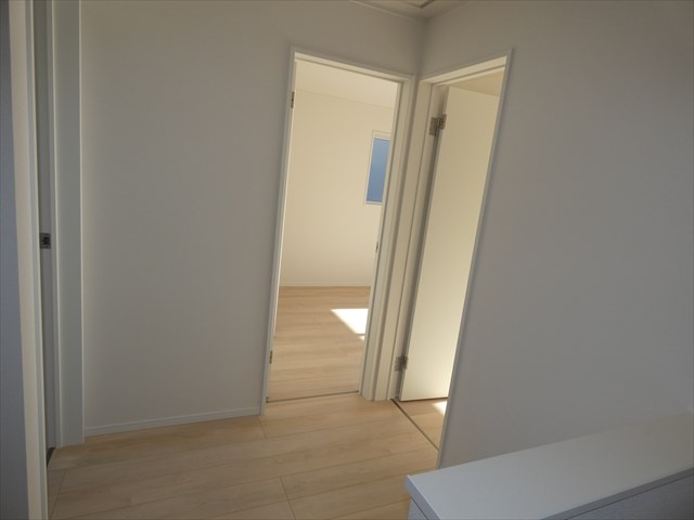 5454　クレイドルガーデン三沢市松園町第5　新築分譲住宅　5号棟※ただいま商談中です 廊下　2F