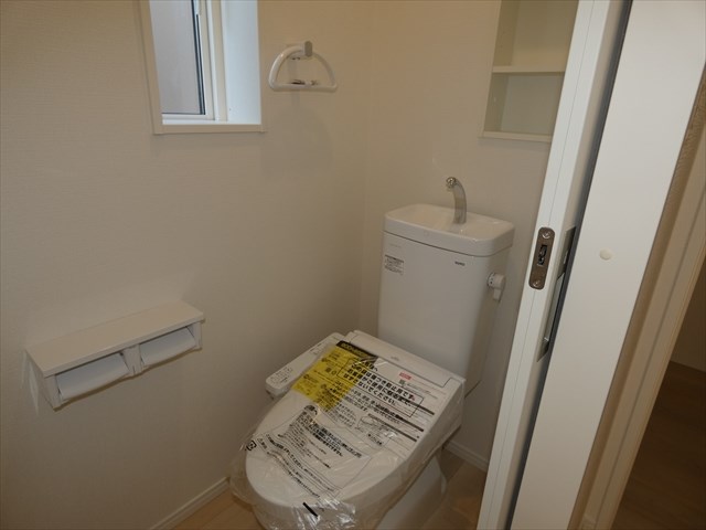 5454　クレイドルガーデン三沢市松園町第5　新築分譲住宅　5号棟※ただいま商談中です 内観写真（トイレ）