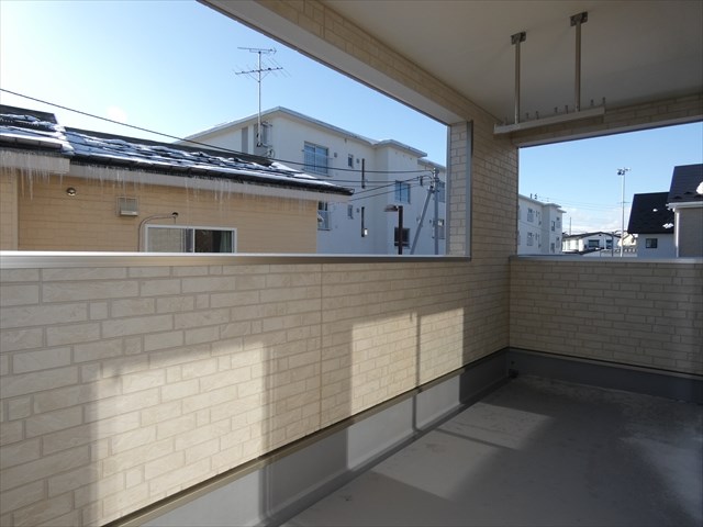 5454　クレイドルガーデン三沢市松園町第5　新築分譲住宅　5号棟※ただいま商談中です 現地写真（バルコニー）