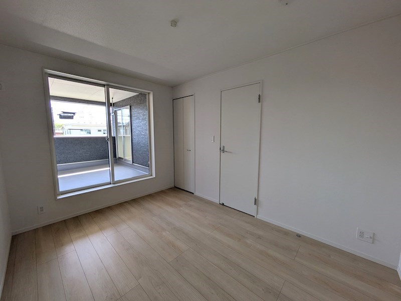 5487　クレイドルガーデン八戸市尻内町第14　新築分譲住宅　2号棟※ただ今商談中です 洋室6帖（バルコニー側）