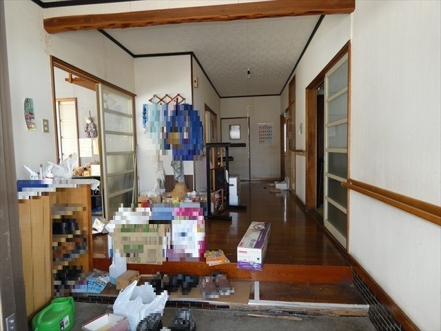 5508　八戸市大字鮫町字堀込下　中古住宅※ただ今商談中です 現地写真（玄関）