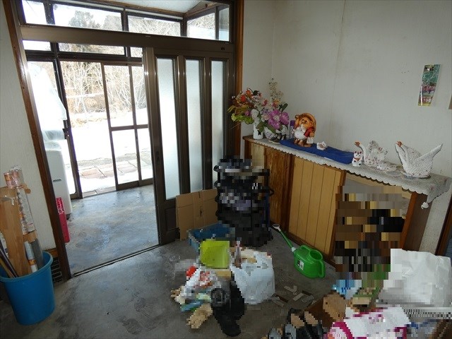 5508　八戸市大字鮫町字堀込下　中古住宅※ただ今商談中です 現地写真（玄関）