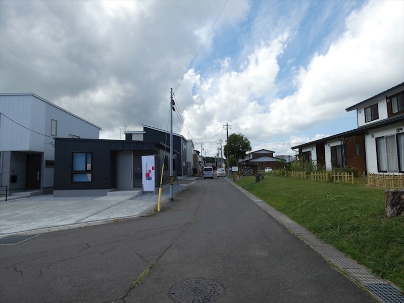 5521　八戸市多賀台三丁目DC・B棟※ただ今商談中です 現地写真（前面道路含む現地写真）